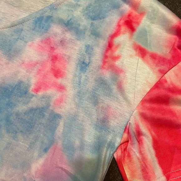 🆕 Tie Dye Shirt w/Strap at Neckline - Picture 3 of 6